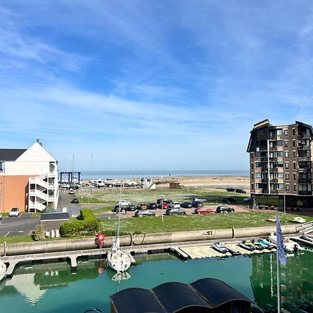 La Marina-Studio, Vue Mer Avec Balneo Deauville Exteriör bild
