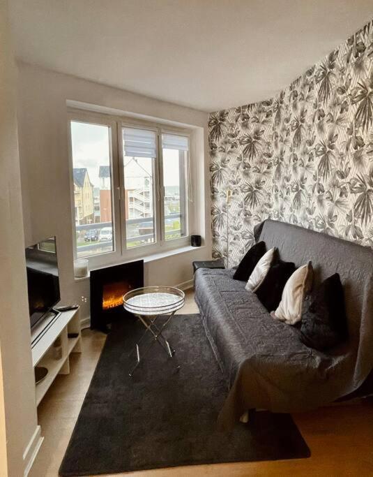 La Marina-Studio, Vue Mer Avec Balneo Deauville Exteriör bild